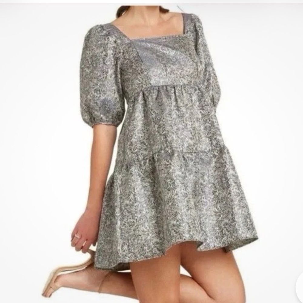 Moon River brocade Textured Puff Sleeve Square Neck Dress in blue/silver med